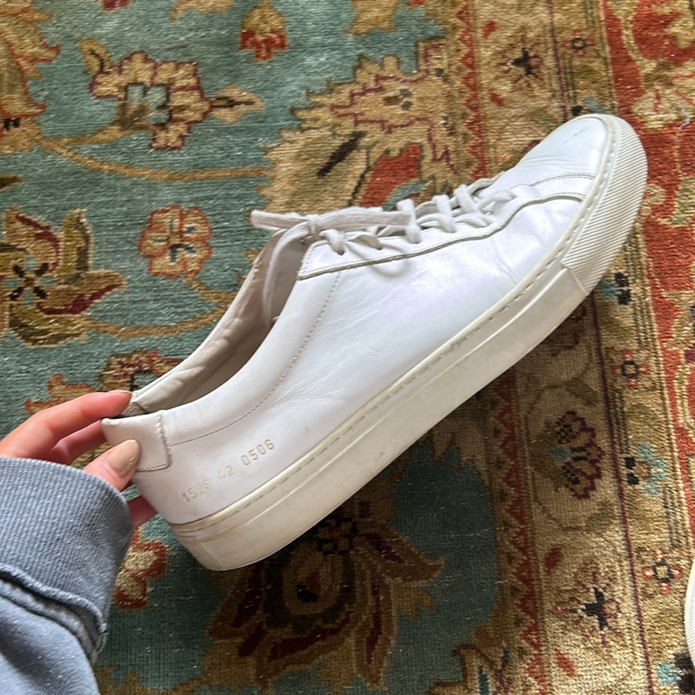 Common Projects - Size 9 - Picture 2 of 3